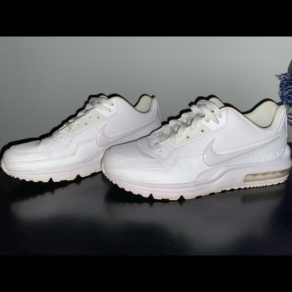 ALL WHITE VINTAGE AIR MAX